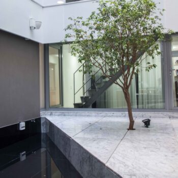 Hotel H