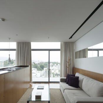 Hotel H