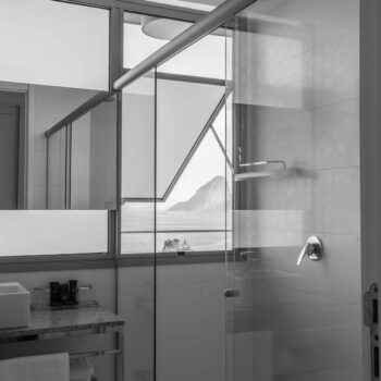 Hotel H