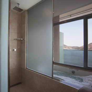 Hotel H